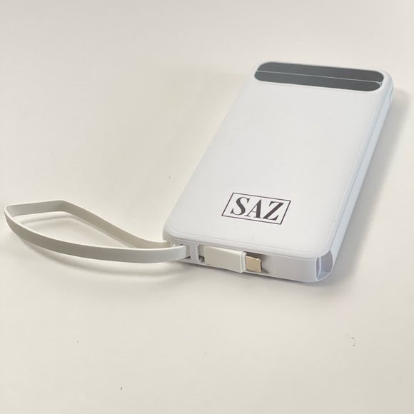 Power Bank 10000mAh USB-C,A, Charges Smartphones Tablets. Torch light, Display. - Picture 4 of 7